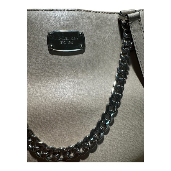 Michael Kors Pink Tote Bag - Picture 4 of 8